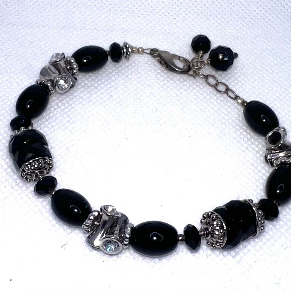 Elegant‎ Black and Silver Beaded Bracelet